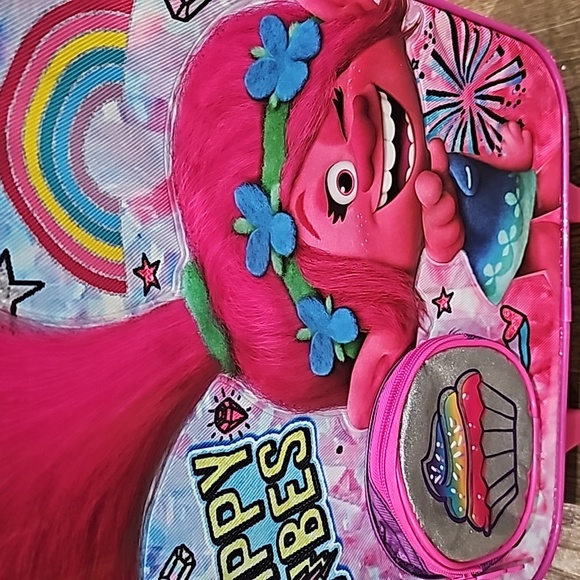 DreamWorks Trolls kids suitcase with wheels - Picture 3 of 9